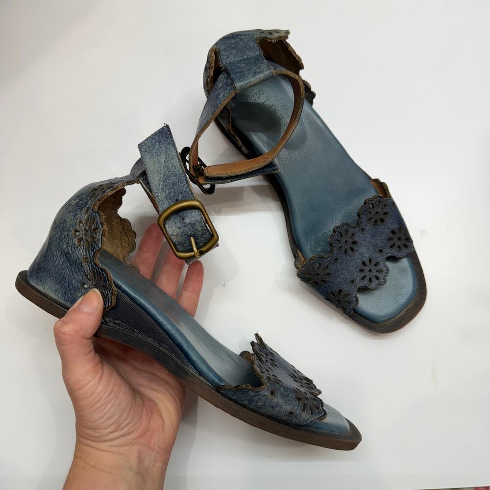 L'artiste by Spring Step Blue Leather Wedge Sandal 38 / 7.5-8 Ankle Strap
